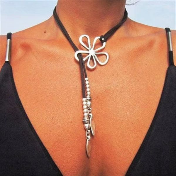 Bohemian scava fuori fiore collare a spirale catena europea e turchese in pelle corda collare a forma di Y moda semplice collana da spiaggia