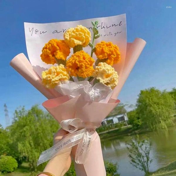 Dekorative Blumen Diy handgestrickte fertige Blumennelken Häkelhausgemachter Blumenstrauß Home Decor 2023 Chinesisches Jahr