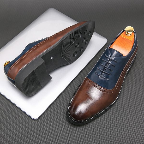 Tamanho 38-46 Spring Blue Brown Mens Brogue Shoes Sapatos de negócios pontiagudos masculinos com cadarço elegantes sapatos de couro masculinos sapatos sociais