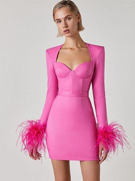 Повседневные платья пера повязка платье 2023 Элегантное женское для вечеринки мини -сексуальное розовое длинное рукав рождественский вечерний год