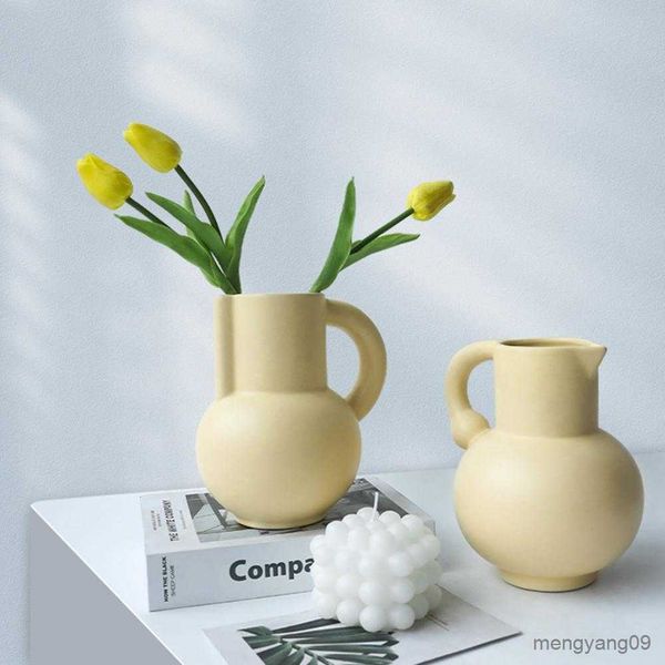 Plantadores Vasos de flores nórdicos com alça ergonômica bico estilo francês sala de estar mesa de centro vaso de plantas de cerâmica enfeite de mesa para casa R230621