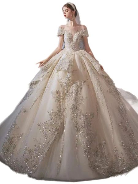 Luxuriöse a-Linie Brautkleider für die Braut Dubai Arabisch Plus Size Kapelle Zug Schatz Ballkleid Vestido de Novia Applizierte Brautkleider nach Maß