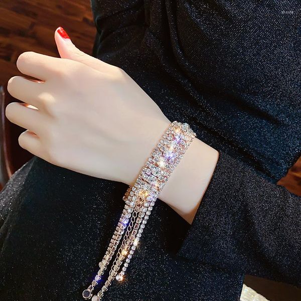 Charm Armbänder 2023 Mode voller Strass Armband Glitzer Glanz glänzend lange Quaste Kristall Statement Armreifen Schmuck