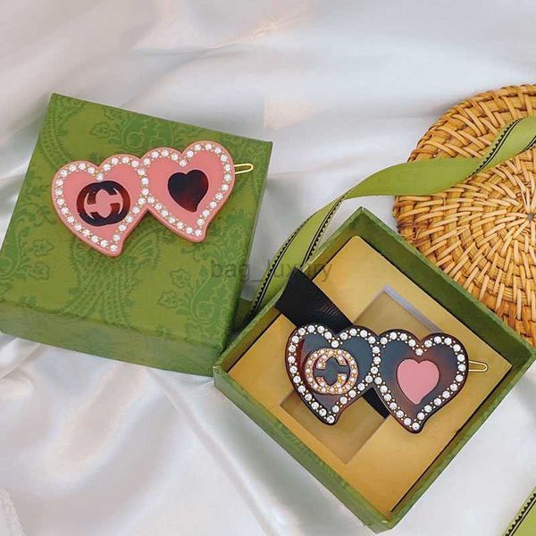 Haarspangen 2022 Neue Designer-Sweet Pink Heart Clips Barrettes Popupal Fashion Brand Letters Haarnadeln für Frauen Mädchen mit grüner Box