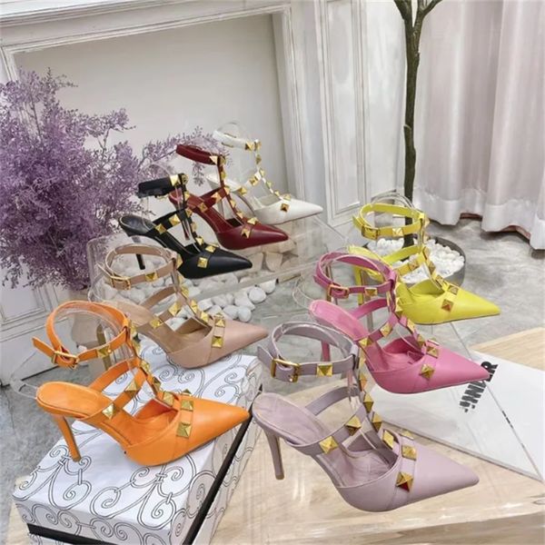 Sandali a punta scarpe firmate diapositive pantofola sandali sparx Scarpe da ballo Scarpe sexy Scarpe da sposa sandali con zeppa neri scarpe eleganti mancano sandali rossi pantofola personalizzata oro