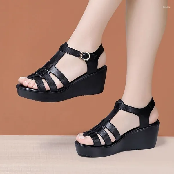 Mode Sandalen Schuhe Frauen Plattform 2023 Retro Flache Flauschigen Pelzigen Casual Weibliche Elegante Frau Mit Hohen Absätzen