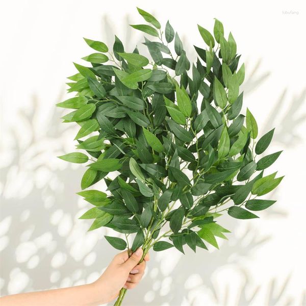 Flores decorativas 70 cm artificial italiano ruscus haste verde falso floral pendurado para buquê de casamento peças centrais de mesa decoração de casa