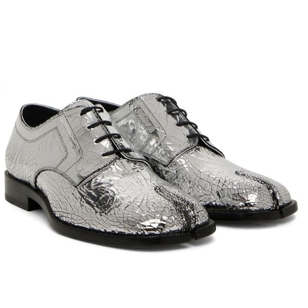 Nuovo arrivo Italia Scarpe in pelle argento per uomo Pelle bovina Oxford con punta divisa Scarpe eleganti da uomo Scarpe stringate da festa e da sposa