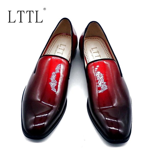 Şarap-kırmızı dereceli renk patent deri ayakkabılar erkekler yüksek kaliteli yaz gündelik ayakkabılar daireler loafers el yapımı erkek ayakkabıları