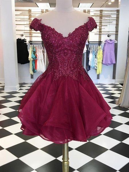 Parti Elbiseleri Seksi V Boyun Kısa Bordo Kokteyl Kapağı Kırmızı Şarap Dantel Aplikes Tül Homecoming Gowns Prom Elbise