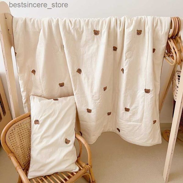 Cobertor de verão para bebê menino colcha de ursinho bordado edredom de algodão infantil para verão capa de soneca acolchoada roupa de cama de bebê coreana L230522