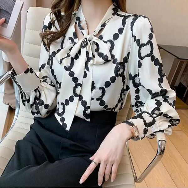 Designer Lace-Up Bow Letter di lusso Stampa Donne camicia Lanterna Mlassa lunga Chiffon Blusa a V-Neck French Button Base Versatile Layer Spegnere Casual Opera capiente