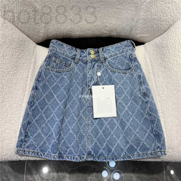 Röcke Designer Damen A-Linie mit Buchstabenknöpfen Denim-Minirock Mädchen weiblich Vintage Milan Runway Brand High-End-kundenspezifische Baumwoll-Diamantkleider VJ33