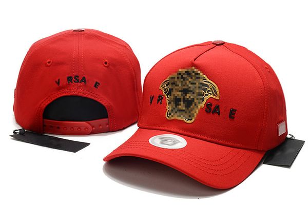 2024 Moda de alta qualidade VERCACE RUA CLOGOL Baseball Cap masculino Designers Sport Cap ajustável para chapéus 26 796