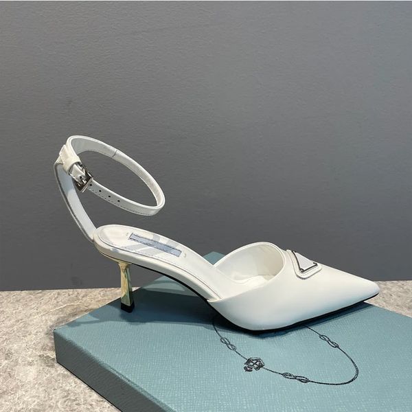 White Designer Patent Leather Saltos altos sandálias abertas Brand Classic Moda Design Interpretação de Charme Elegante Caixa de presente de designer multicolorida Choice