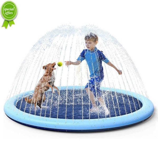 Собаки играют в охлаждающую коврик для собак ванна для собак питомец спринклерной панель бассейн.