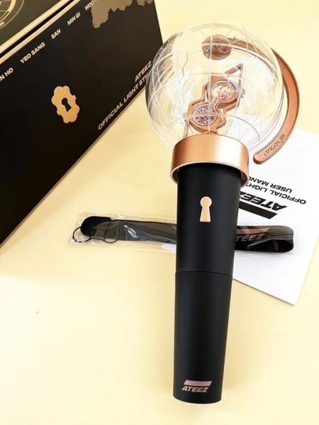 Brinquedos de transformação Robôs Lightstick Kpop Ateezed Korea Boys Light Stick Globe Hand Lamp ateezed Concerto Hiphop Party Flash Fluorescente Brinquedo Fãs Presente 230625