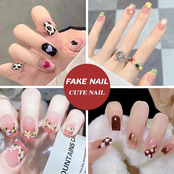 Falsche Nägel 24 Stück Press On Fake Art Set Kurzes Acryl Wiederverwendbare rosa französische Nagelspitzen Kawaii mit abnehmbarem Design