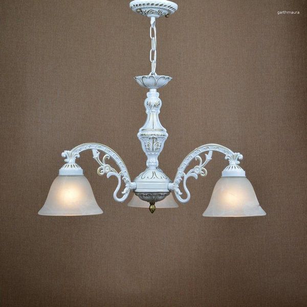 Lampadari Soggiorno Europeo 3 Teste Intaglio bianco Camera da letto vintage Intagliato Lampade a sospensione Corridoio Corridoio Lampada a sospensione a catena