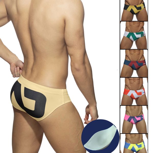 Roupa de banho masculina Moda Triângulo Calção de banho Europeu e Americano Sexy Maiô Shorts Estampados de Verão Praia Natação Férias 230625