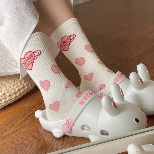 Socken Strumpfwaren ita JK Mädchen weibliche Version von The Tube Ins Love Japanese Cute Student White JK Red Long Cotton 230625