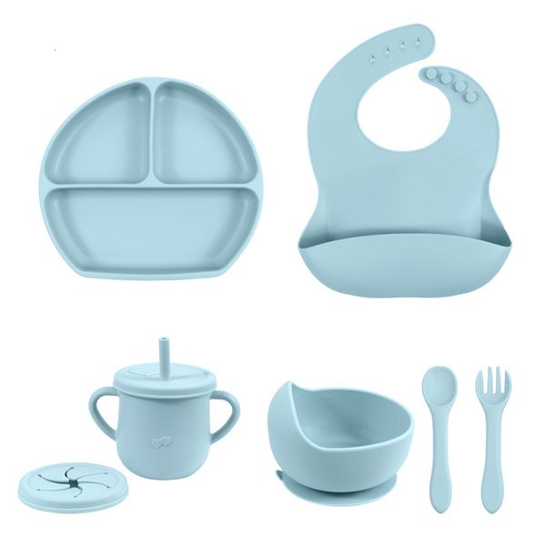 Tazze Piatti Utensili 5PCS Piatti in silicone per l'alimentazione del bambino Set Ventosa Ciotola Piatto Tazza Bavaglini Cucchiaio Forchetta Articoli per bambini Piatto da pranzo sicuro Stoviglie per bambini 230625