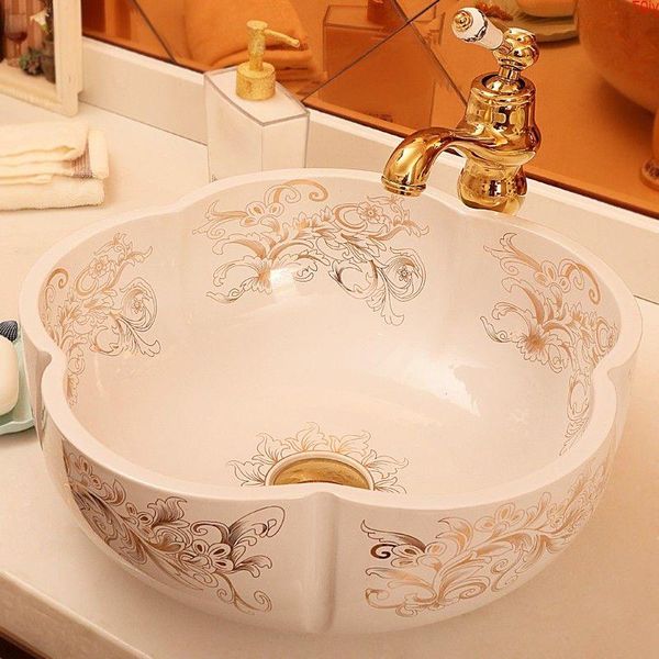 Pias de cerâmica estilo vintage europa balcão lavatório pia de banheiro pia de cerâmica lavatório de alta qualidade plssp