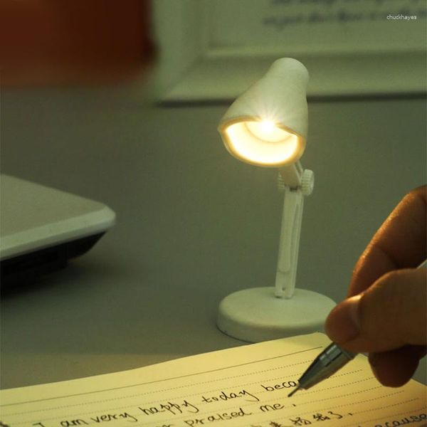 Lampade da tavolo Mini lampada da scrivania a LED Lampada da notte portatile creativa Piccola calamita per la lettura del letto del dormitorio per studenti