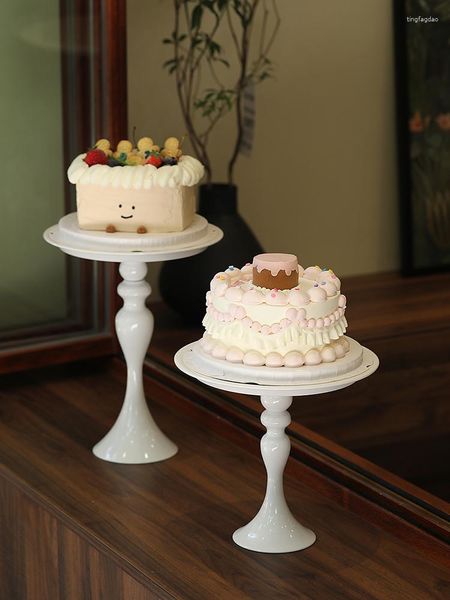 Utensílios de cozinha Suporte de bolo branco Pés altos Ferro de metal 8 polegadas para decoração de casa Bar de jantar de festa de casamento