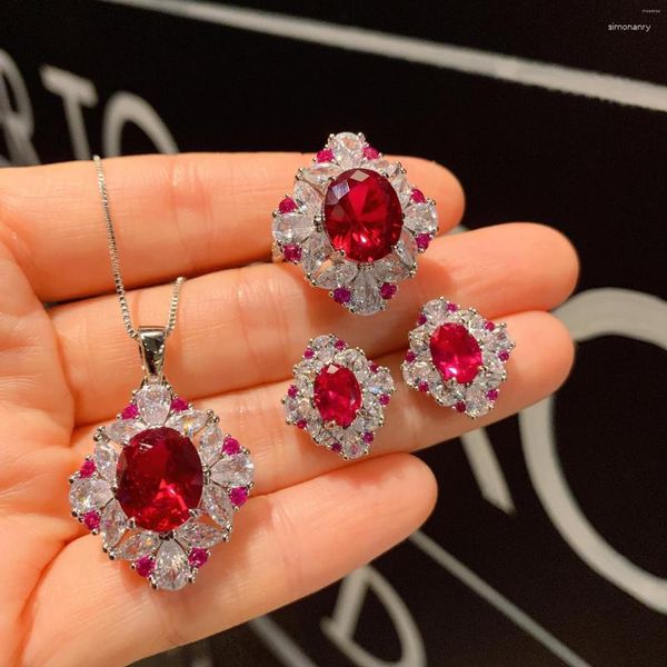 Collana Orecchini Set Anello Stile Retrò Europeo E Americano Imitazione Piccione Sangue Rosso Tesoro Ciondolo A Forma Di Dan Stud