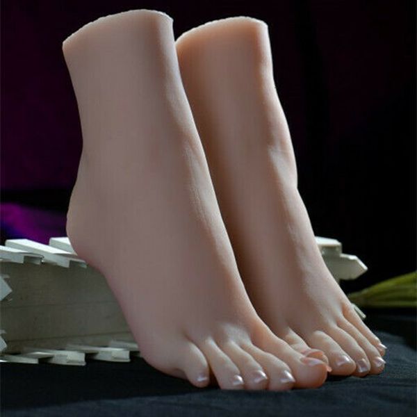 Forma del seno 1 paio di piedi in silicone realistici con scarpe da piede femminili in osso Modello di visualizzazione Giocattolo feticcio statunitense 230626