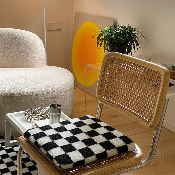 Almofada Decorativa Almofada Nórdica Checkerboard Diamo Almofada de Lã Polar 40 40cm Quente Confortável Cadeira Assento Almofadas Quarto Chão Tatami Tapete para Inverno 230626