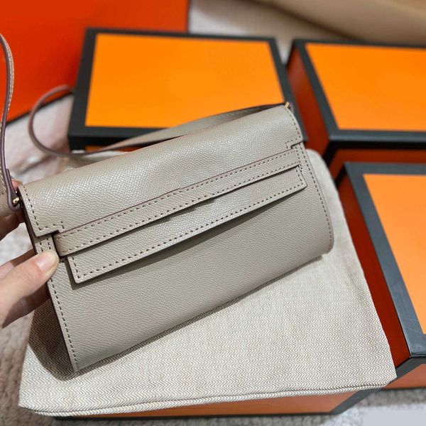 tasarımcı çantalar kadın erkek debriyaj çanta zincir omuz çantaları anahtar çantası kart sahipleri lüks cüzdan Moda Mektupları crossbody çanta 230420