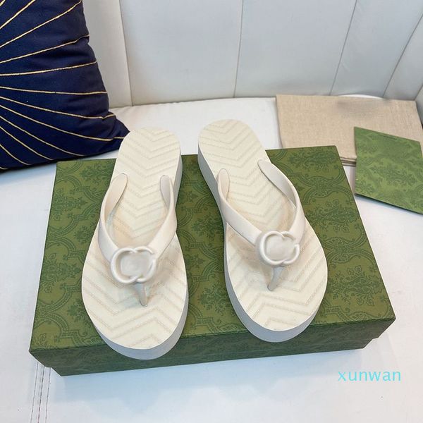 Sapatos femininos de sandália chevron com design emblemático de verão para praia, sandálias de luxo, sandálias com caixa