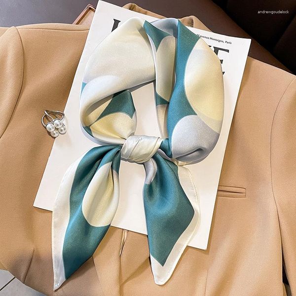 Sciarpe 2023 Lady Fashion Xiaoxiangfeng Temperamento Sciarpa quadrata in seta Scialle Foulard Protezione solare Telo mare Marca Hijab