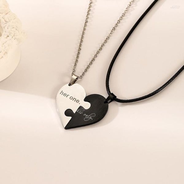 Catene 2PCS Cuore romantico Puzzle Coppia Collane per donna Uomo Moda Nero Cuciture bianche Ciondolo Gioielli da sposa Regali