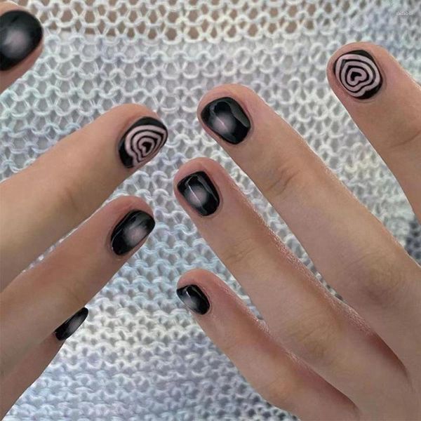 Unhas postiças artificiais de comprimento curto com textura suave e não granulada para maquiagem feminina moderna