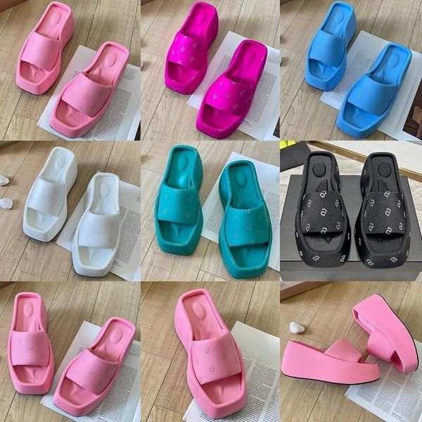 Chinelos de seda de espuma sandálias de designer de luxo moda feminina sapatos de plataforma verão ao ar livre sapatos de praia novos sapatos casuais antiderrapantes confortáveis sapatos baixos resistentes ao desgaste