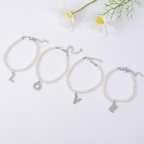 Braccialetti con ciondoli Elegante imitazione perla strass mosaico 26 lettere braccialetto per le donne ciondolo alfabeto iniziale gioielli di compleanno