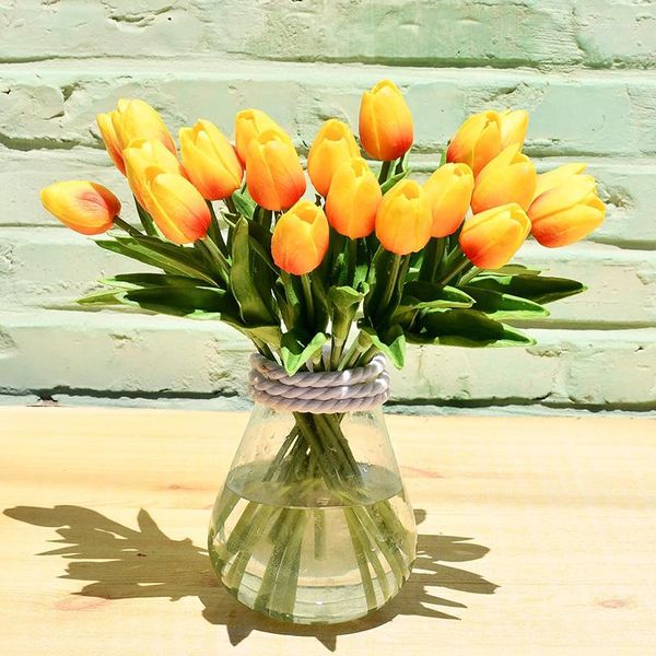 Fiori decorativi 5PCS Tulipani bianchi Artificiale Real Touch PU Bouquet di tulipani per la sposa Matrimonio Decorazione della casa Falso