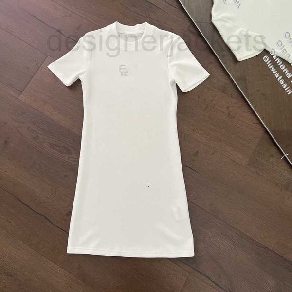 Abiti casual di base Designer 2023 Estate Nuovo temperamento alla moda semplice, Abito t-shirt a maniche corte con scollo tondo a rombi caldo che riduce l'età LAE7