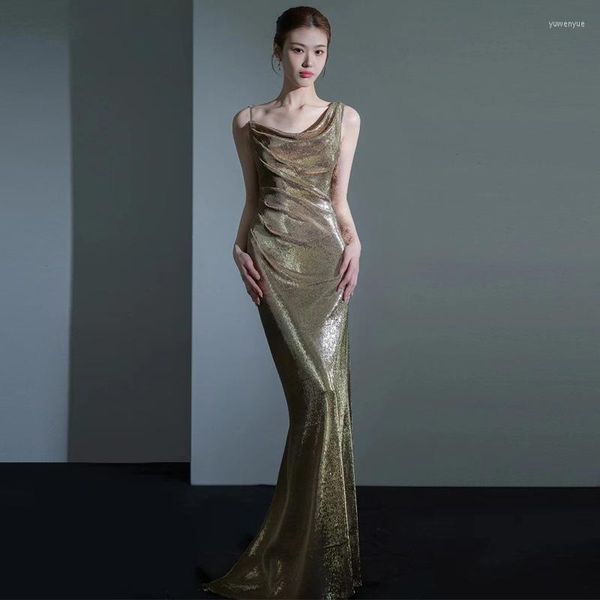 Abbigliamento etnico Sexy Backless Gold Paillettes Abito da sposa Toast Women Bodycon Long Fishtail Party