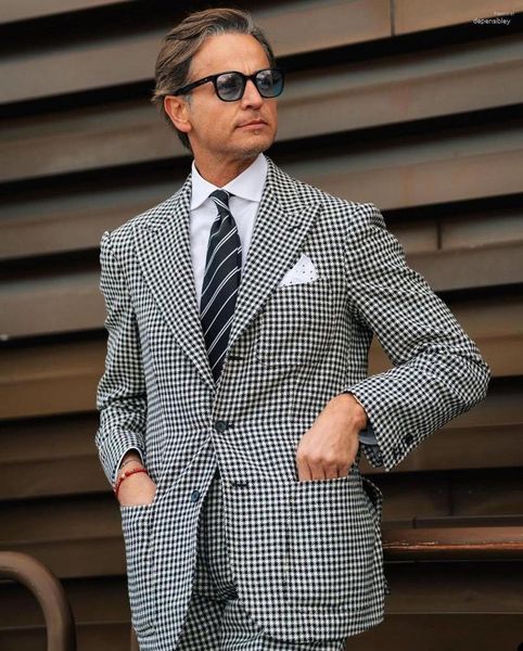 Abiti da uomo Abito da uomo da uomo 2 pezzi Blazer Pantaloni Monopetto Risvolto con visiera Smoking Business Plaid Cubi Matrimonio moderno Sposo