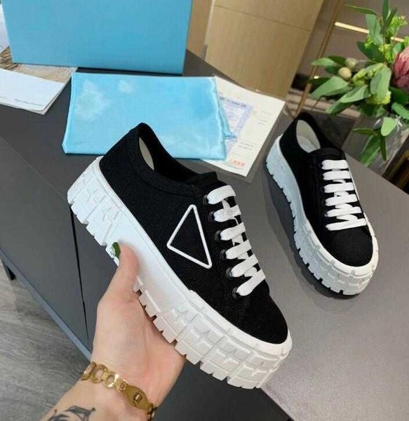 Pra Double Wheel Women Nylon Casual Shoes Gabardine Classic Canvas Sneakers Brand Wheel Lady Stylist Trainers Piattaforma di moda Altezza solida