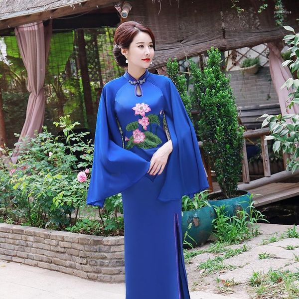 Abbigliamento etnico Royal Blue Abito tradizionale cinese moderno Ladies Cheongsam Style Ricamo Stage Show Costumi di festival Lungo Qipao TA1814