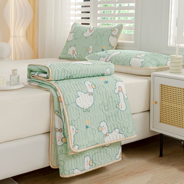 Set di biancheria da letto Materasso da letto Tappetino da ghiaccio in lattice Cool Summer Panda Cartone animato pieghevole Soft Pad Set da tre pezzi Famiglia antiscivolo 230626