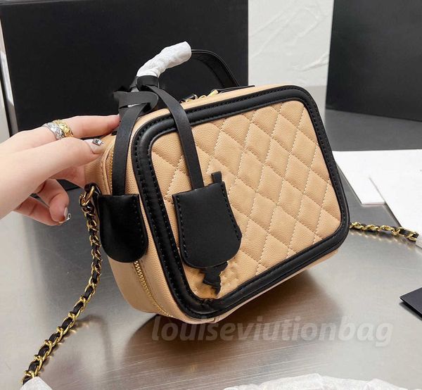 Bolsa de grife Bolsa de ombro Bolsas de mão luxuosas Totes Bags Channel Chain Bag Clutch Flap Women Check Thread Purse Double Letters Solid Hasp Waist Square Stripes 754987