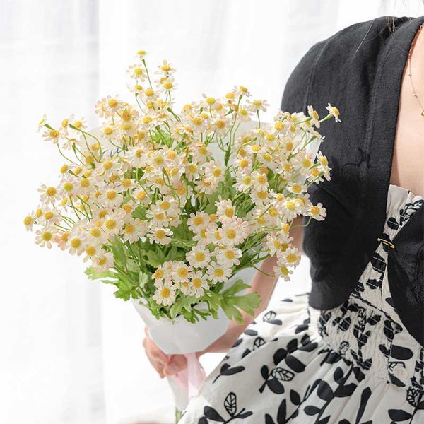 Fiori secchi 1pcs carino seta artificiale margherita teste di alta qualità ramo lungo fiore finto per tavolo da matrimonio decorazione fai da te a buon mercato