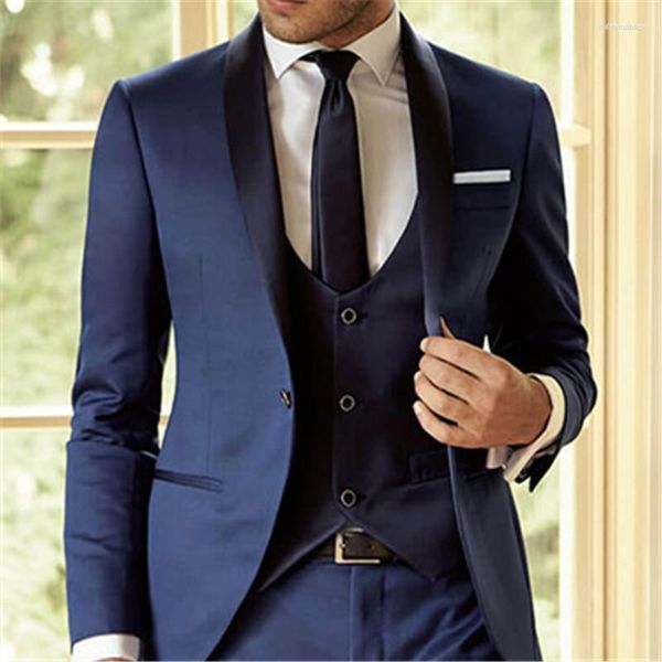 Abiti da uomo Scialle blu navy da uomo Risvolto Formale Uomo Ultimo cappotto Blazer Pantaloni Design Slim Fit Prom Sposo Abbigliamento da festa 3 pezzi Pantaloni giacca