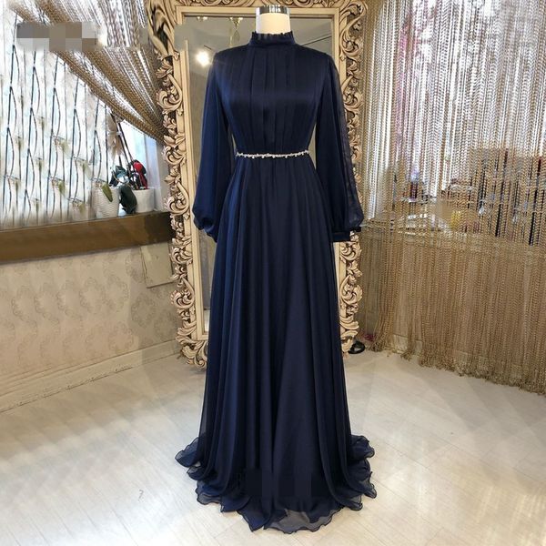 Eleganti abiti da sera musulmani blu navy maniche lunghe cintura di perline collo alto a-line abiti da donna abiti da cerimonia in chiffon di cristallo abito da ballo robes de soiree